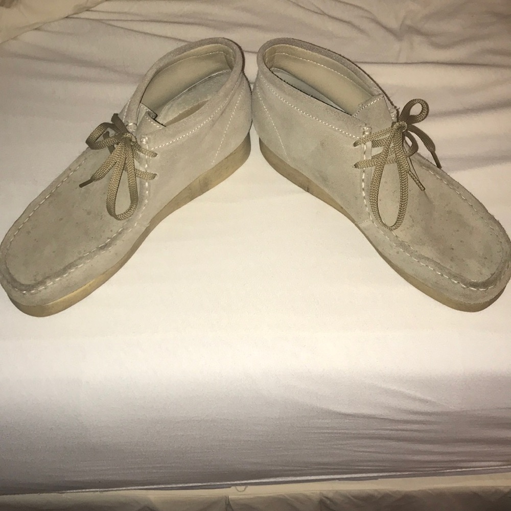 Clark’s wallabees size 11
